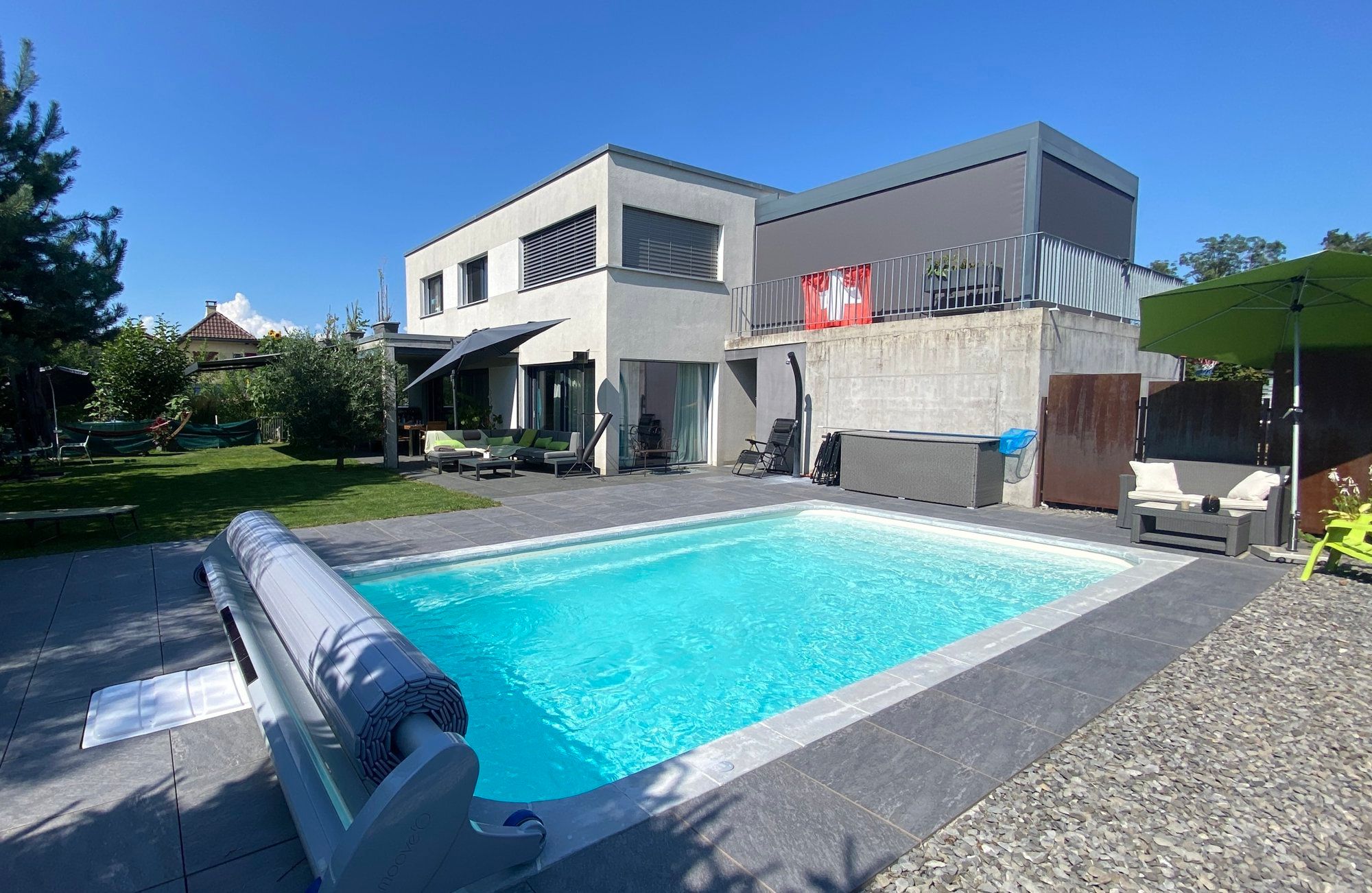 Très belle villa individuelle avec piscine chauffée et jacuzzi