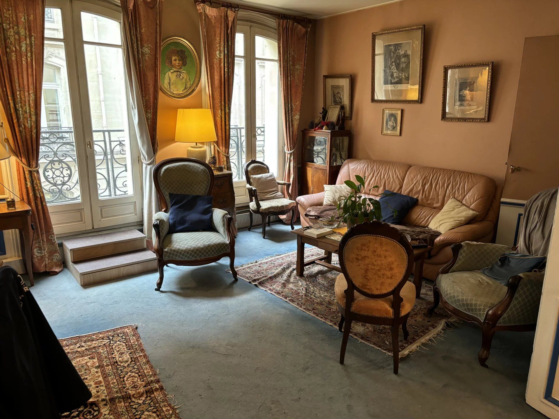 PARIS 7 - LES ANTIQUAIRES - 2 chambres - balcon