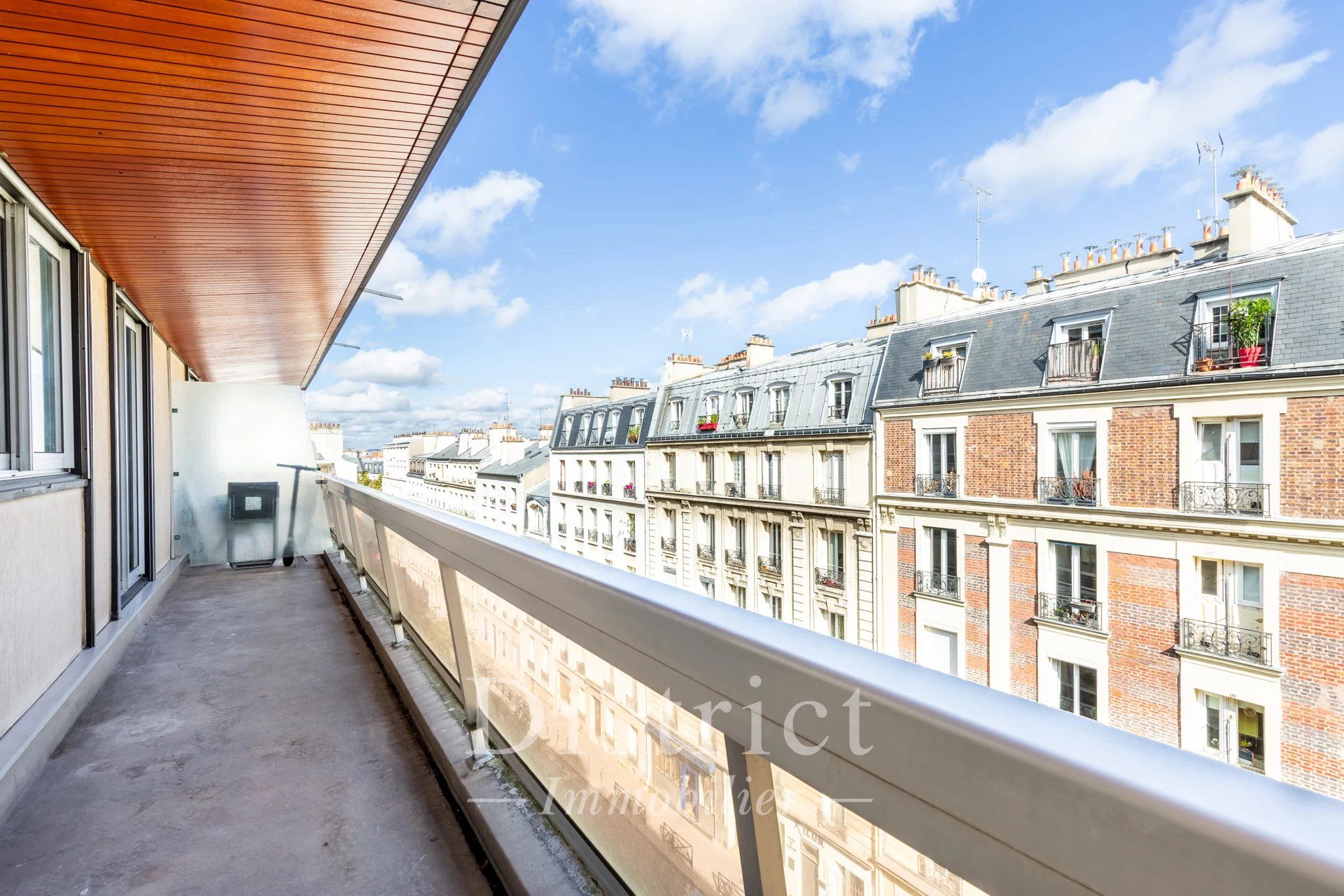 Villa Saint Michel / Appartement de 45m² avec un plan sans aucune perte de place. Refait à neuf. Vues dégagées et Balcon