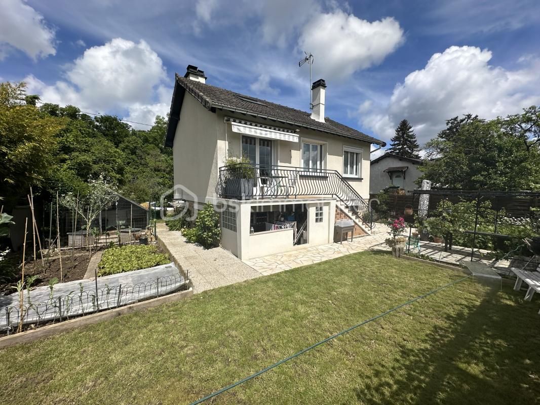 MAISON INDIVIDUELLE + COMBLES AMÉNAGÉS + SOUS SOL TOTAL SUR 324M2 DE PARECELLE