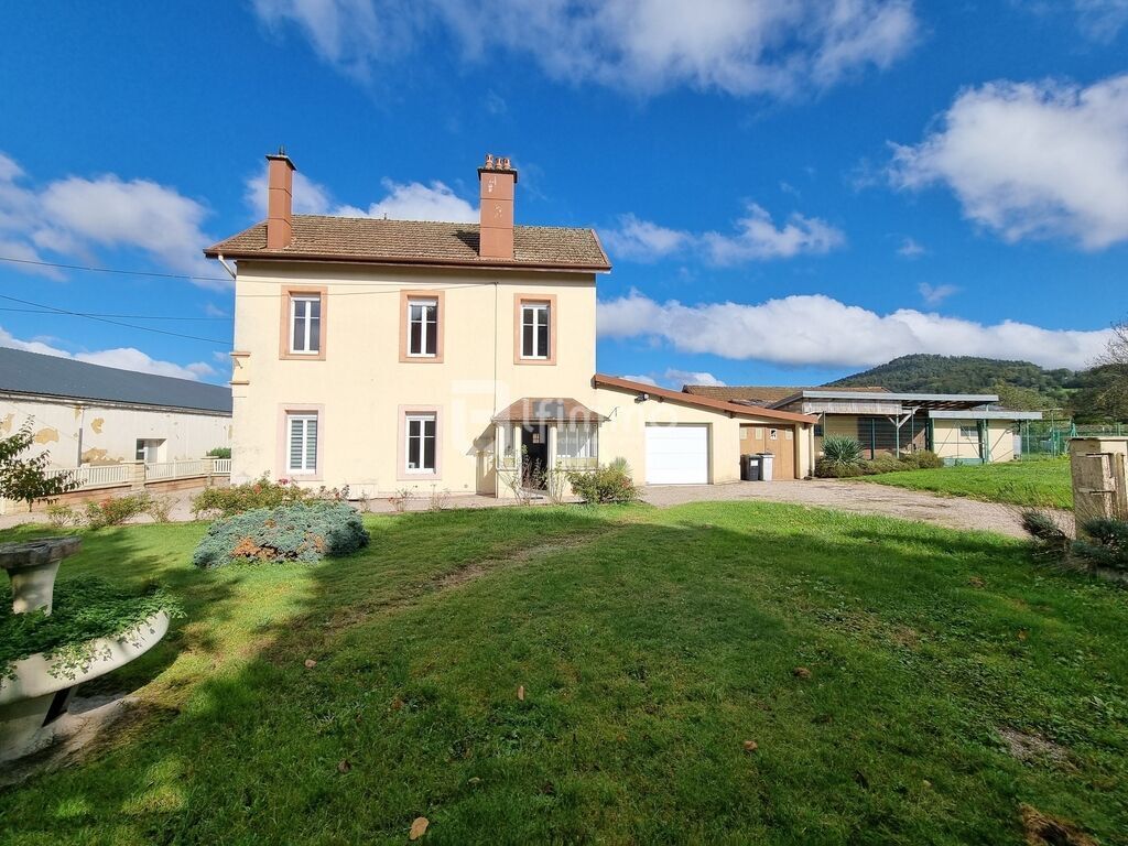 🏡 Charmante maison de village – Jardin arboré et dépendances 🌳