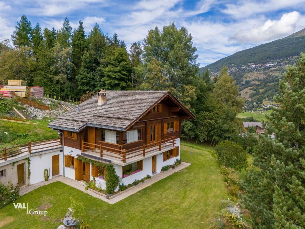 Magnifique chalet avec deux appartements, jardin et vue panoramique