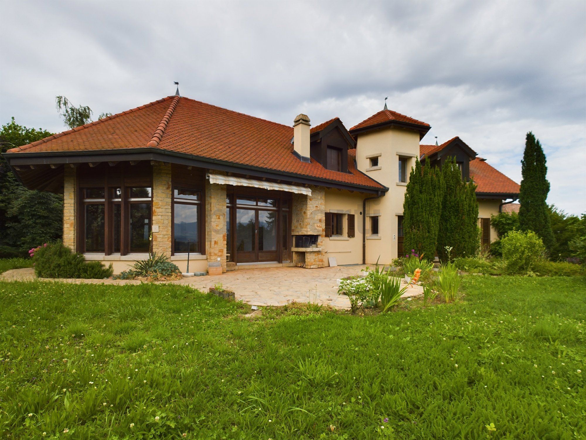 Maison individuelle avec potentiel d'expansion à Cottens FR