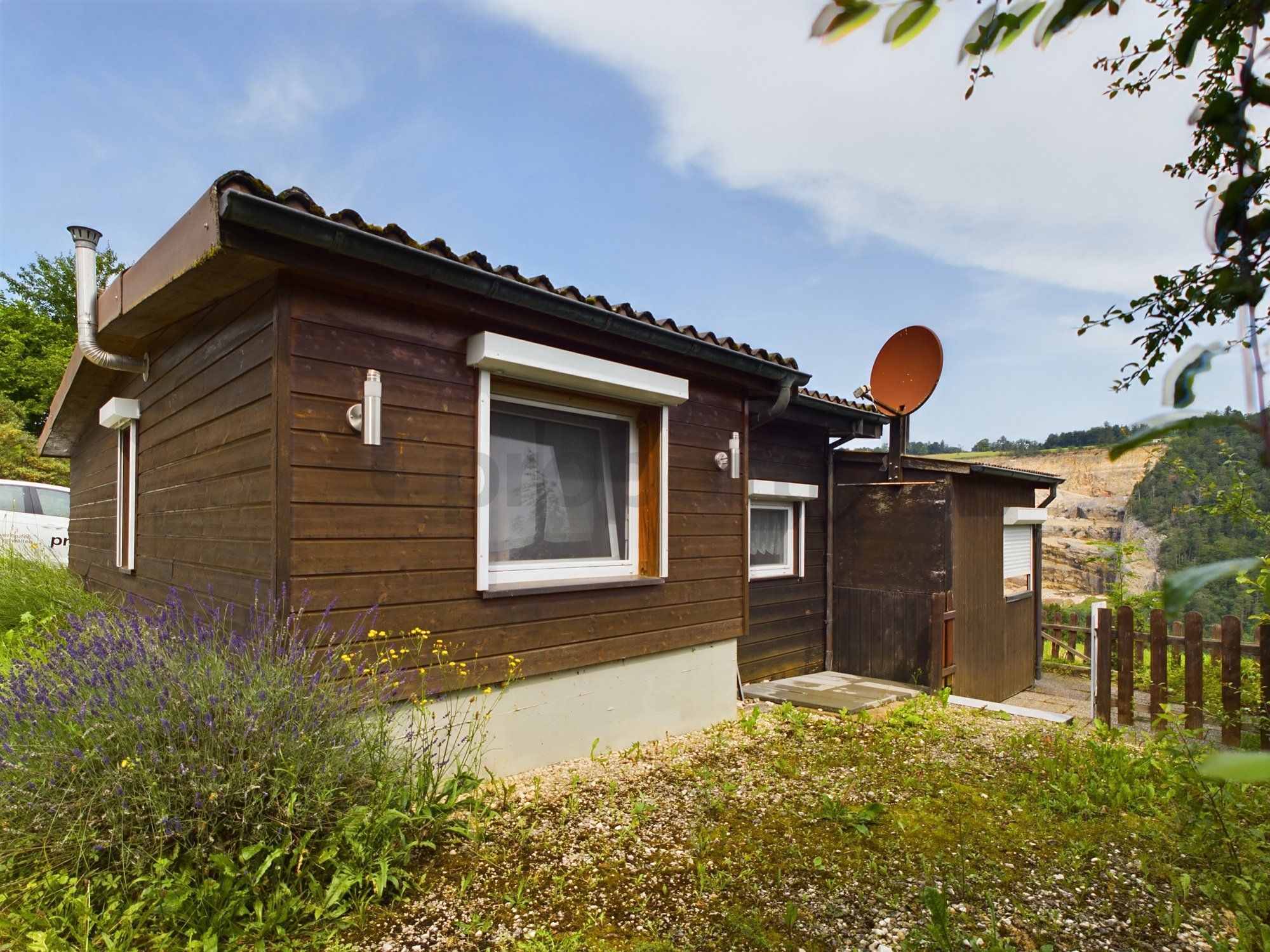 Idyllisches Chalet in Vermes: Entspannung pur in traumhafter Natur!