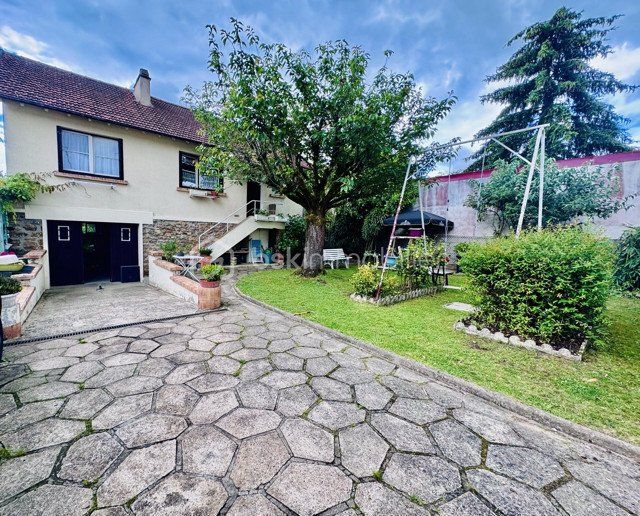 Charmante maison individuelle sur sous-sol total avec jardin