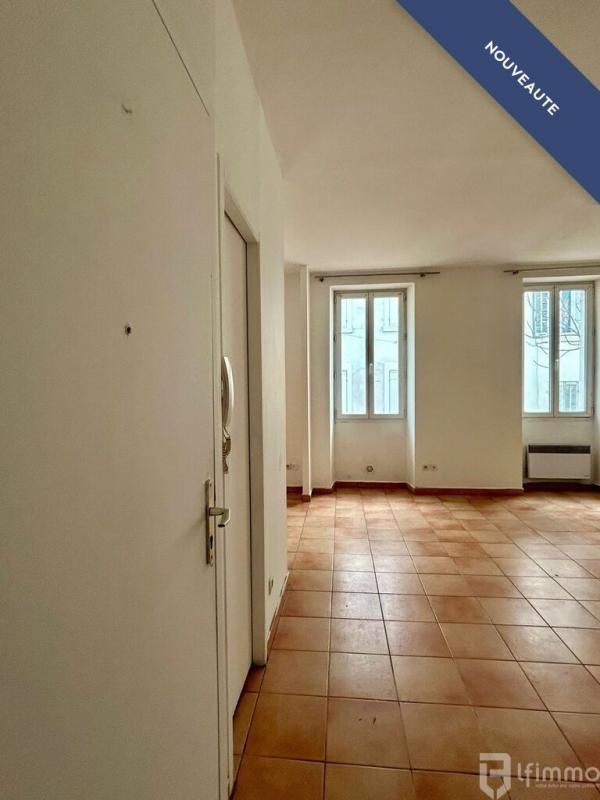 Studio 28m2 Marseille 13003