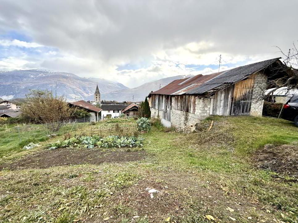 Village barn to renovate in the centre of Savièse