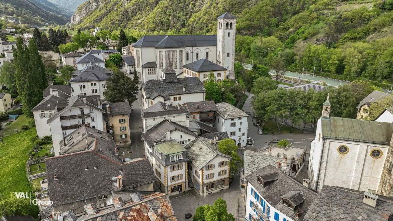 Charmantes Mehrfamilienhaus mit Geschäftslokal und viel Potenzial an historischer Lage