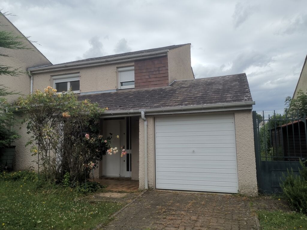 Maison familiale avec véranda et terrasse dans secteur calme