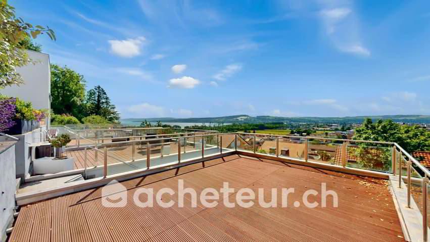 Magnificent 5.5 room duplex with breathtaking views of the lake and...