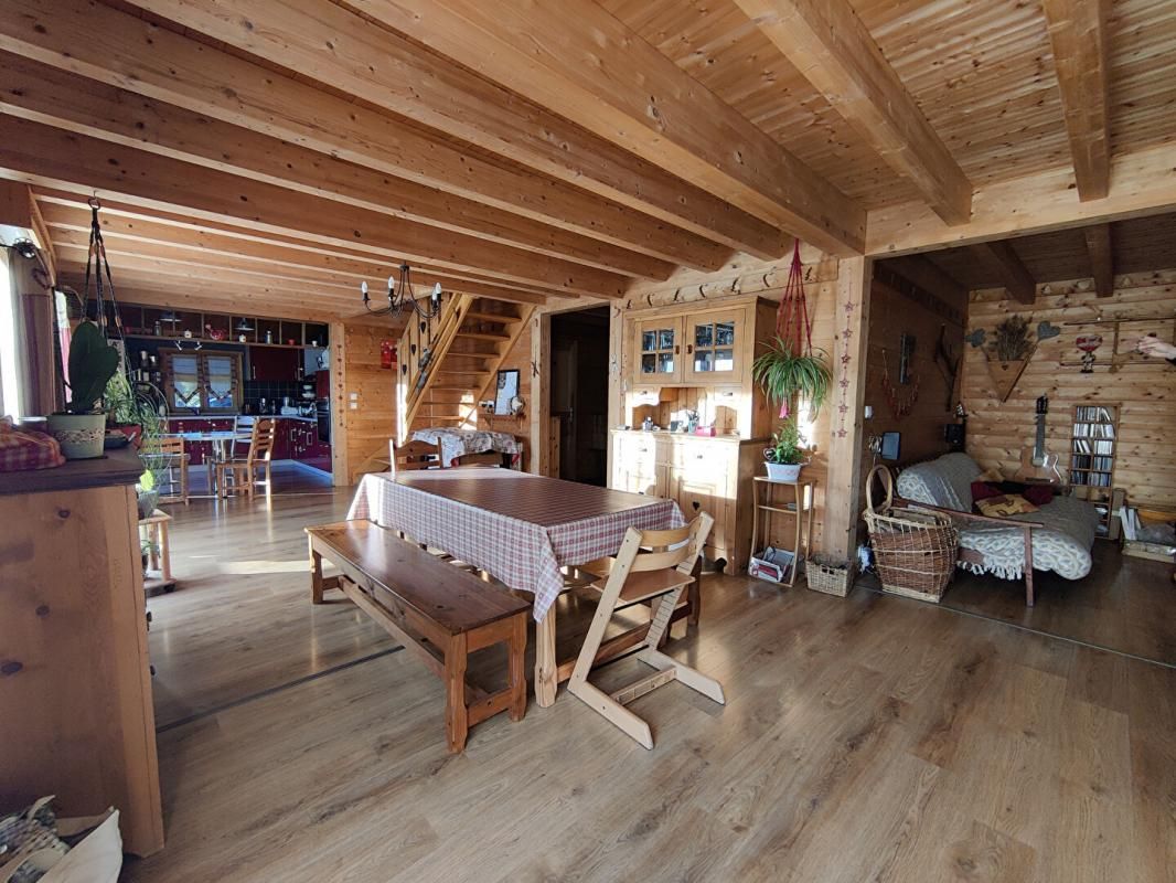 Magnifique Chalet à Pierrefontaine-lès-Blamont  / Proche Frontière Suisse