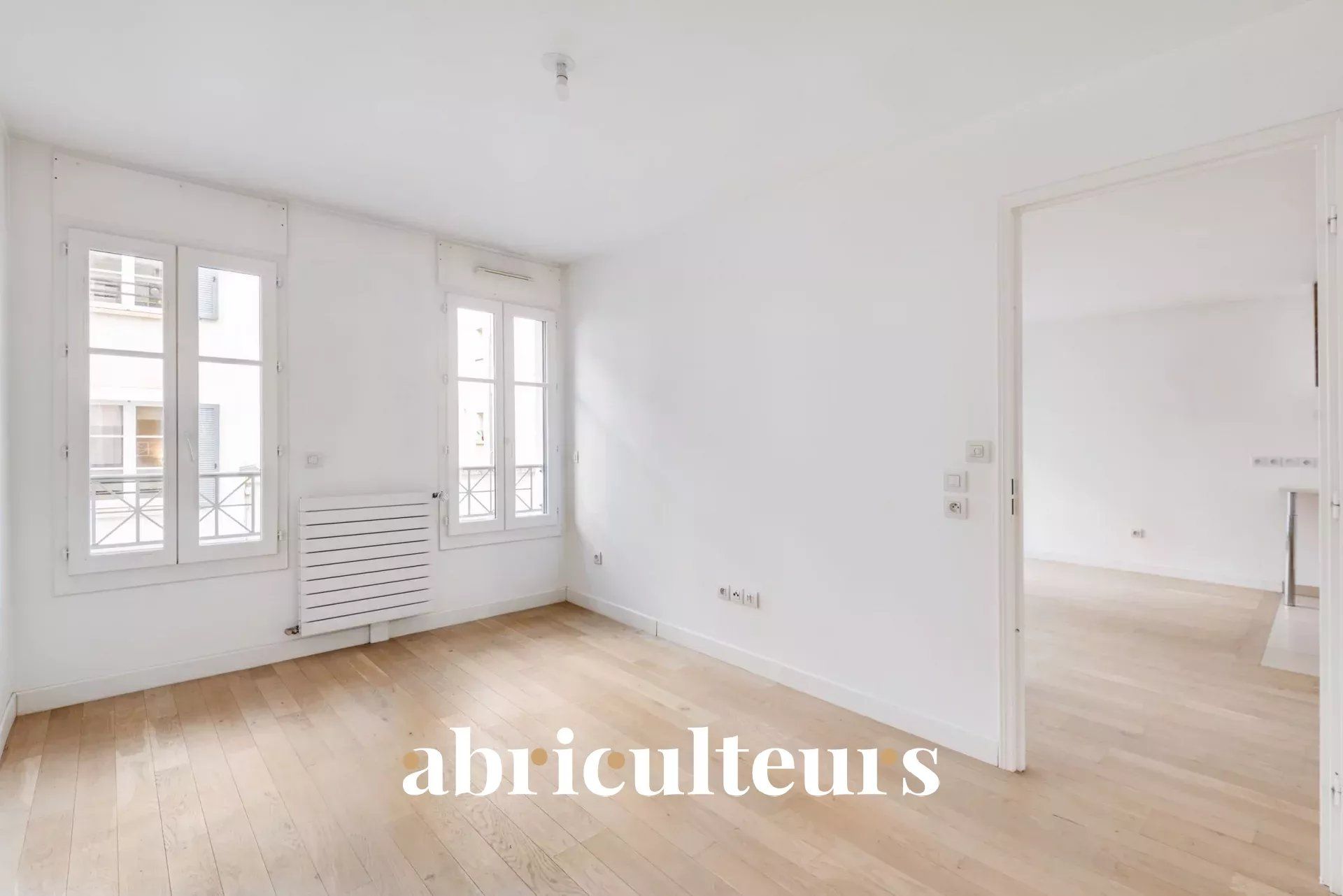 Appartement 2 pièces de 50 m2 en vente dans une belle résidence à Puteaux