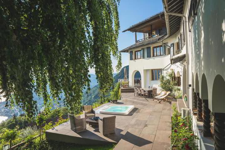 Aussergewöhnliche 10.5-Zimmer-Villa in den Höhen von Montreux