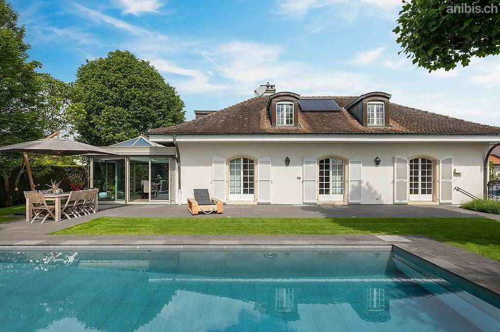 Maison individuelle avec piscine nichée aux portes de Genève