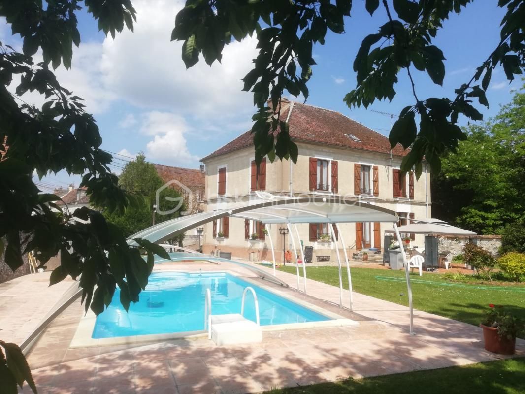 Maison Bourgeoise 187 m² Jouy-le-Châtel