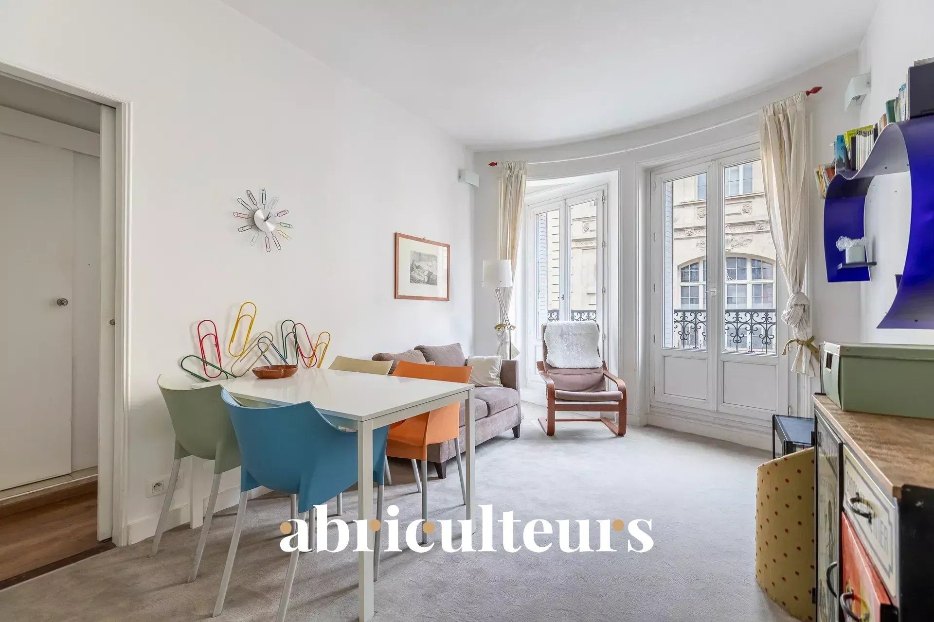 Appartement de 3 pièces de 46 m2 en vente dans le 5ème arrondissement de Paris - Idéal pour les familles ou les professionnels.