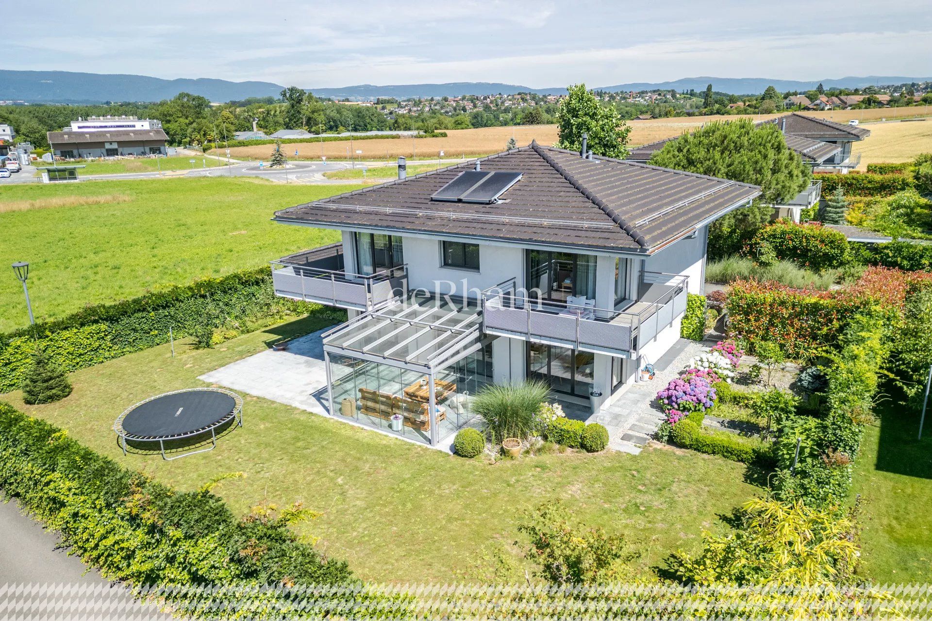 Magnifique villa individuelle de 6.5 pièces avec jardin