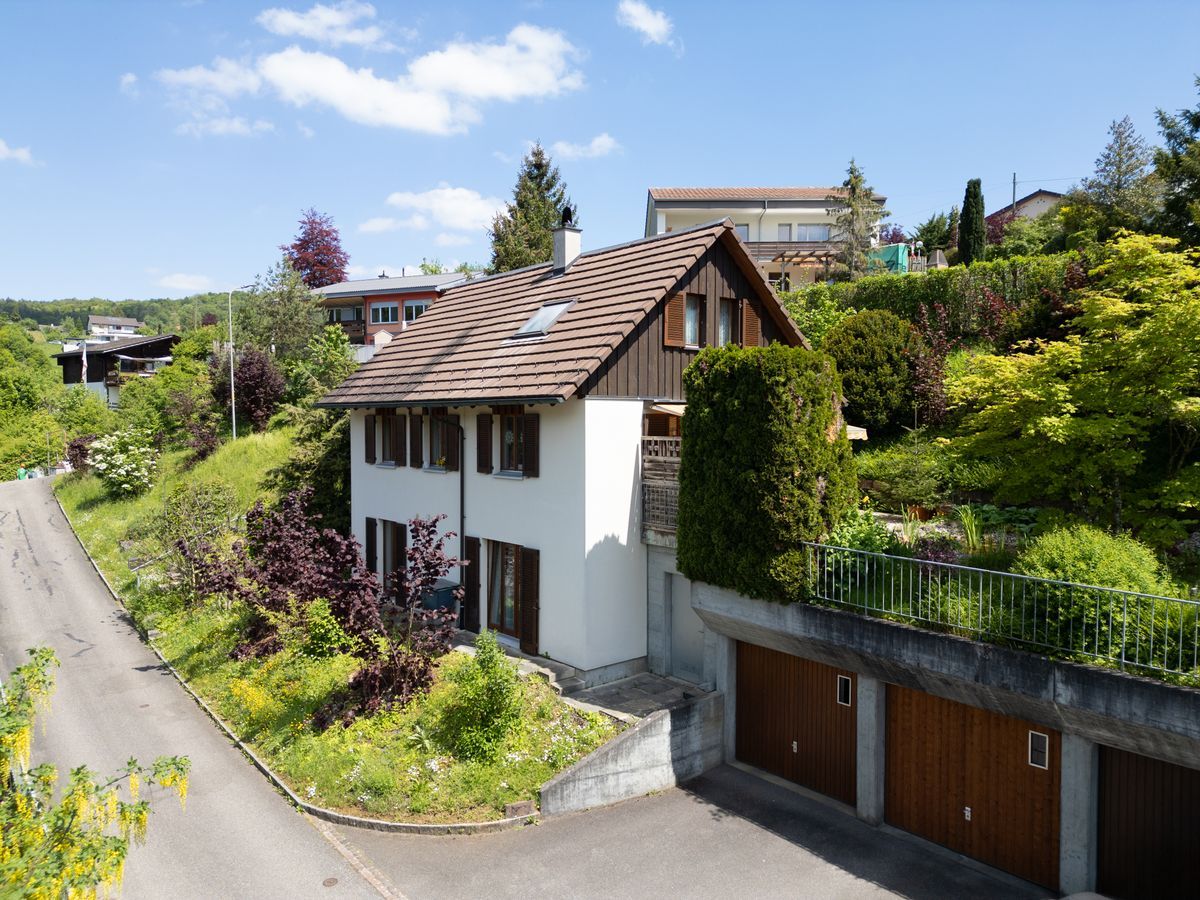 Charmantes freistehende Einfamilienhaus in der Nähe von Liestal mit wundervoller Aussicht