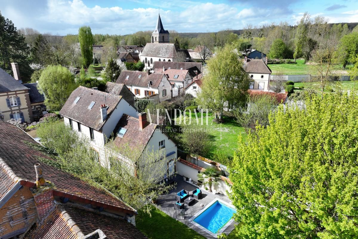 Chaudon: Maison Bourgeoise de 200m2 avec dépendances, jardin