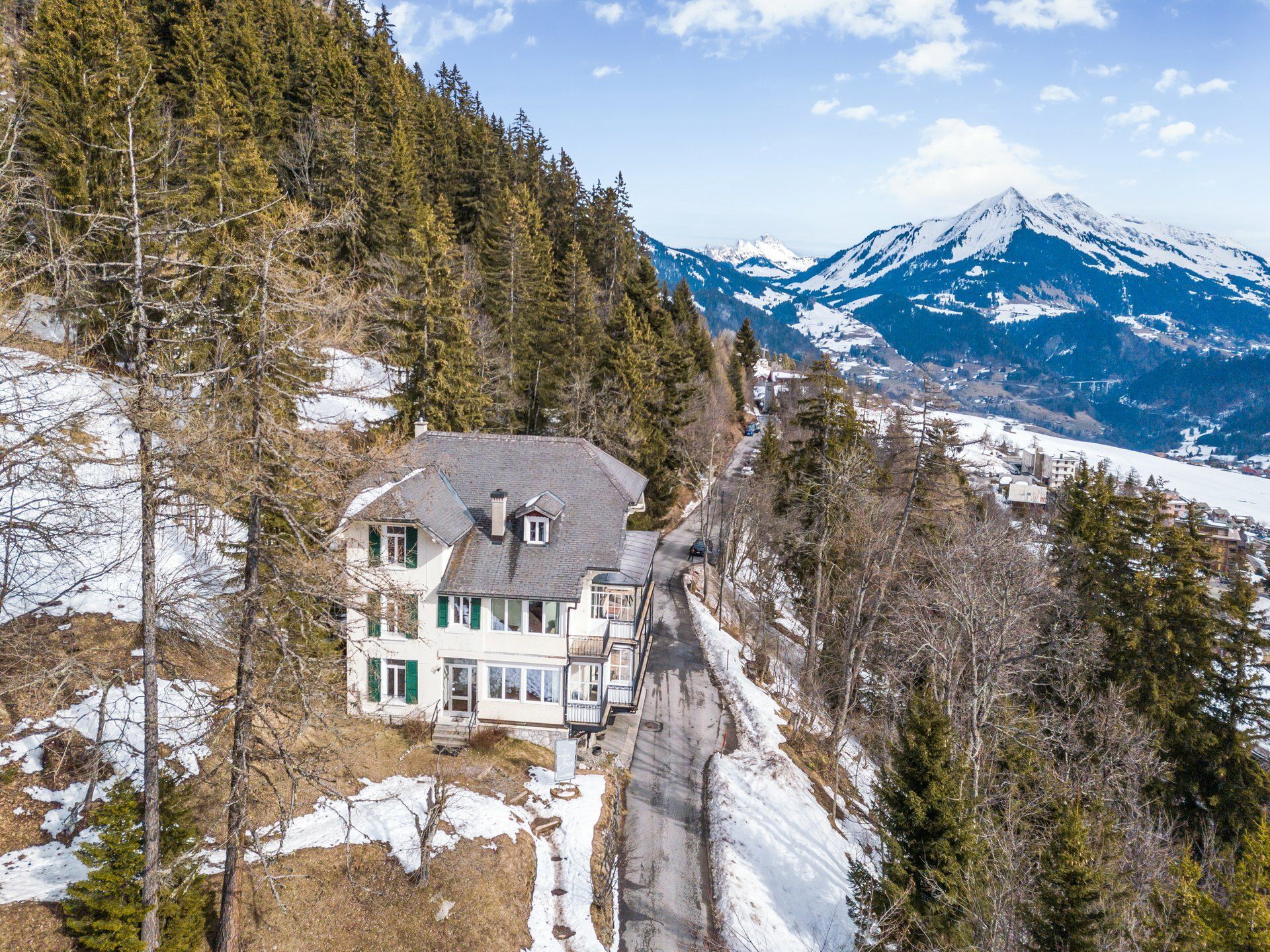 Pension de vacances avec vue plongeante sur la vallée!