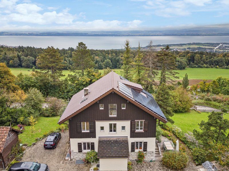 Splendide maison familiale avec vue sur le lac de Neuchâtel