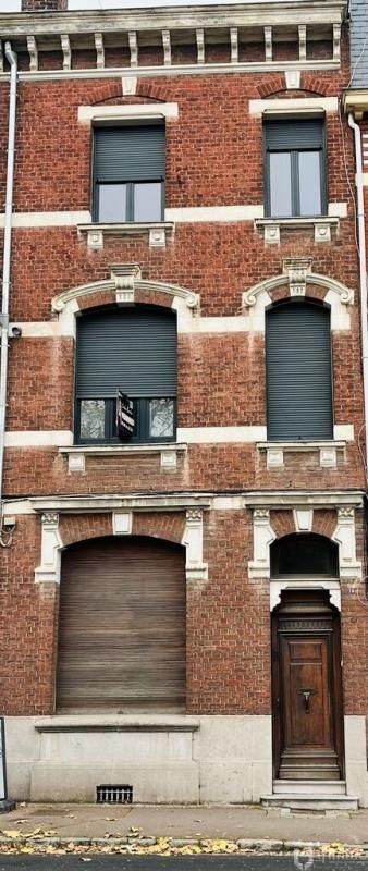 Maison familiale de caractère avec jardin