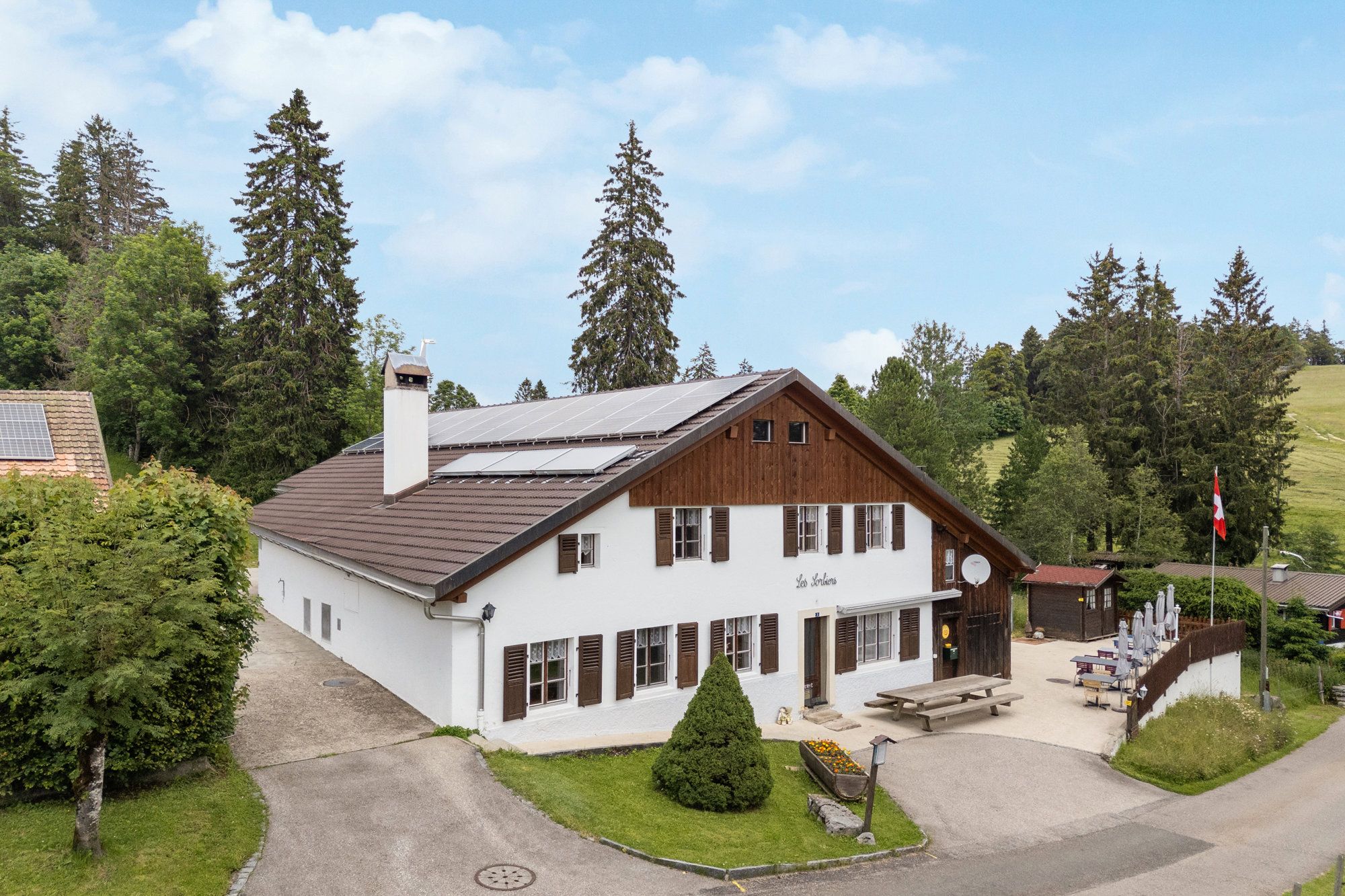 Les Sorbiers - Ancienne ferme typique du Jura-Bernois