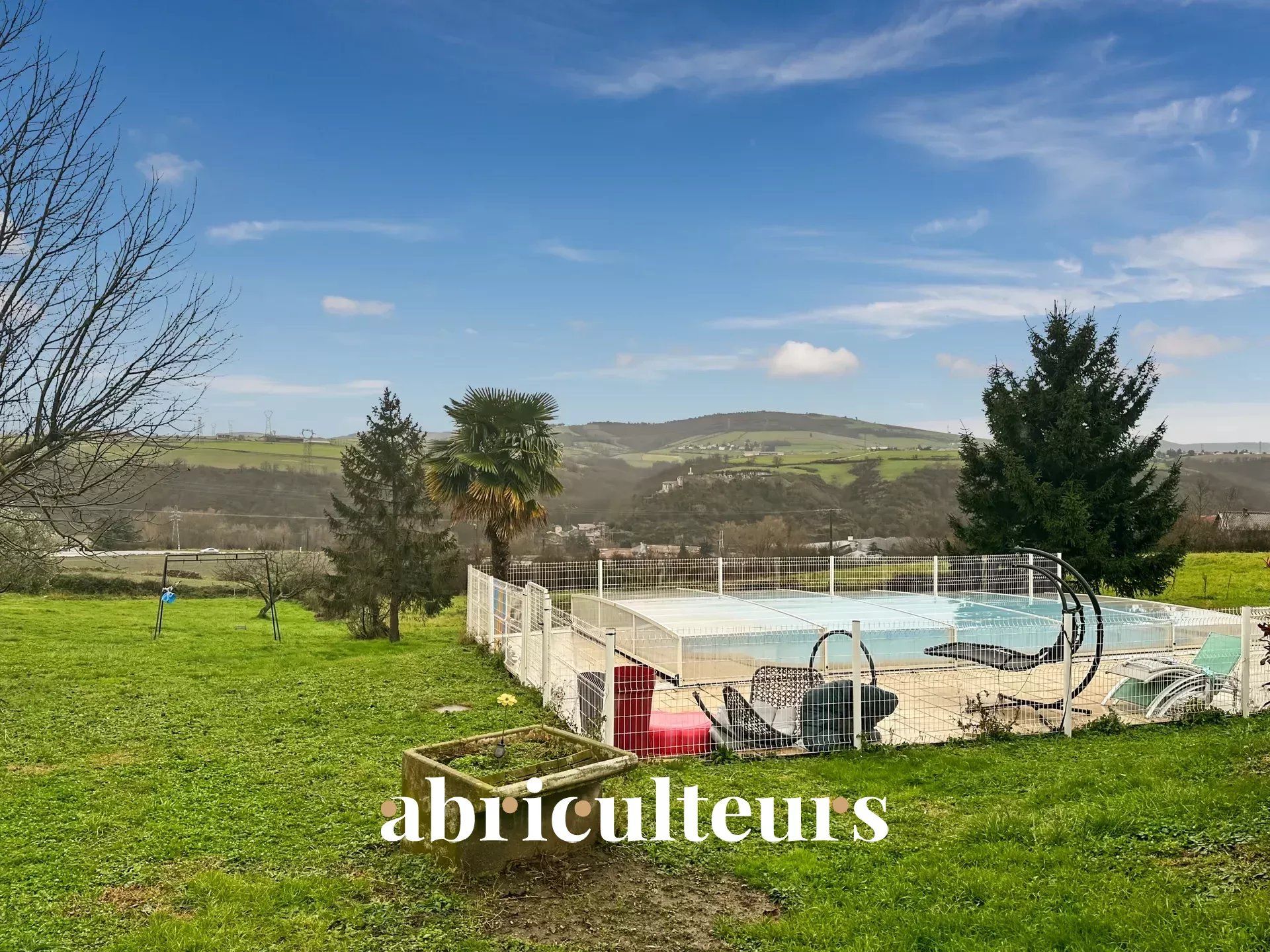 Maison de 160 m2 avec jardin et piscine en vente à Chabanière - Idéal pour les familles