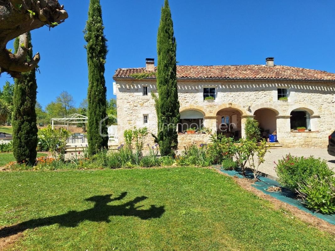 Superbe propriété avec gîte - Piscine - garage