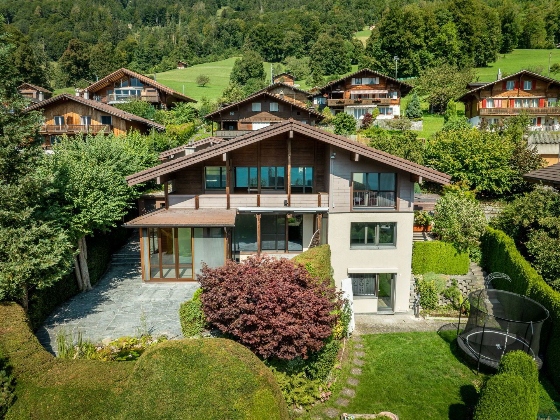 Wunderschönes Anwesen mit Einliegerwohnung sowie parkähnlicher Gartenanlage