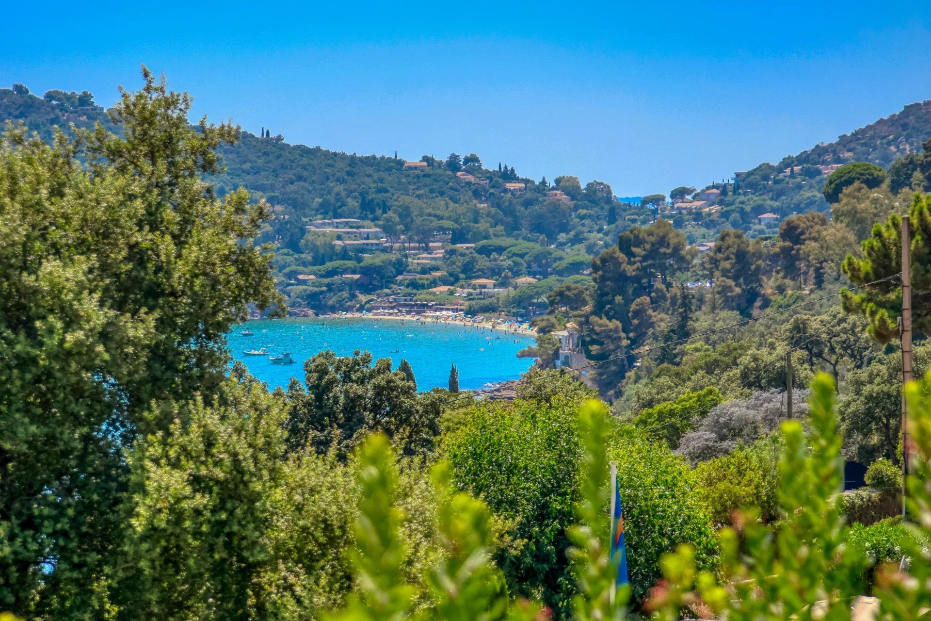 EXCLUSIVITE - RAYOL CANADEL SUR MER Villa 6 chambres vue mer avec piscine