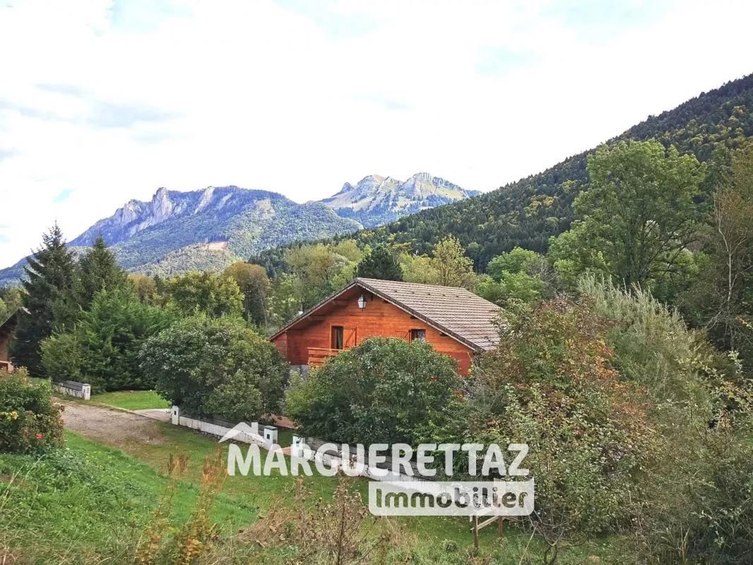 Grande maison de famille, au calme, sur 1250 m² de terrain