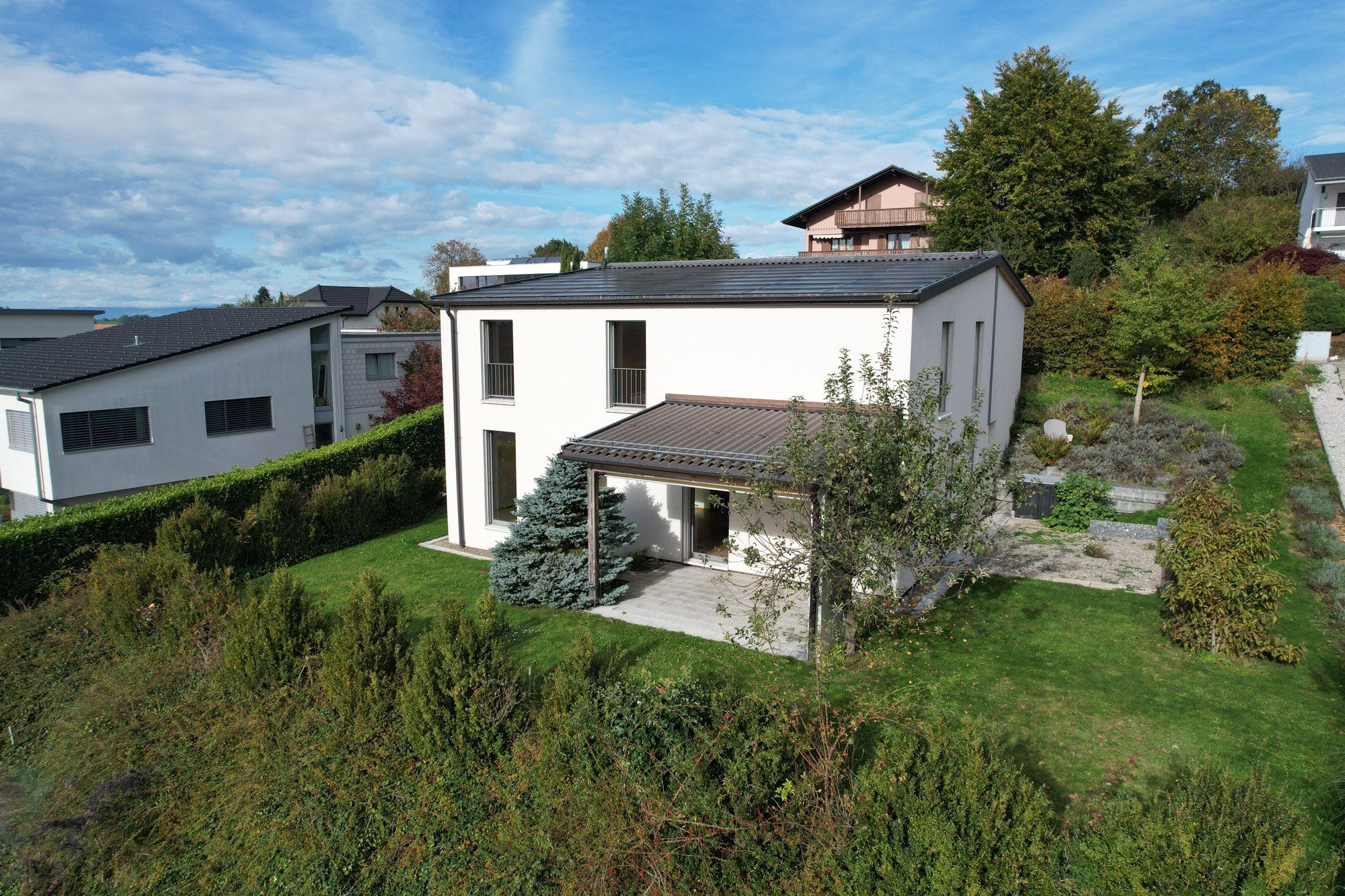 Villa individuelle avec terrasse et jardin