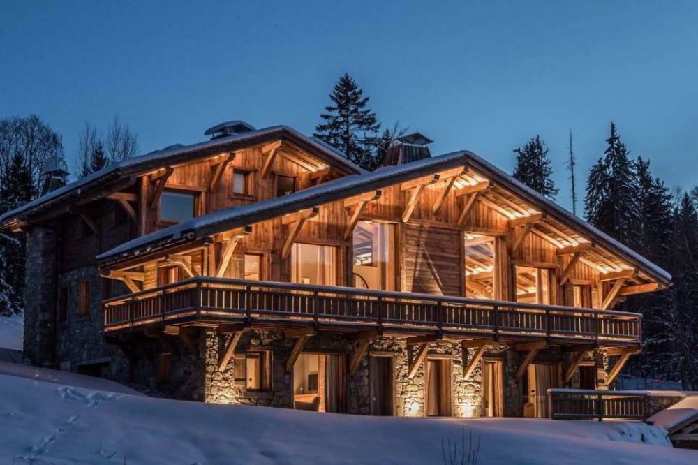 Luxueux chalet muni de domotique, spa, dressings et grand garage au sous-sol avec plus de 472 m2 habitables