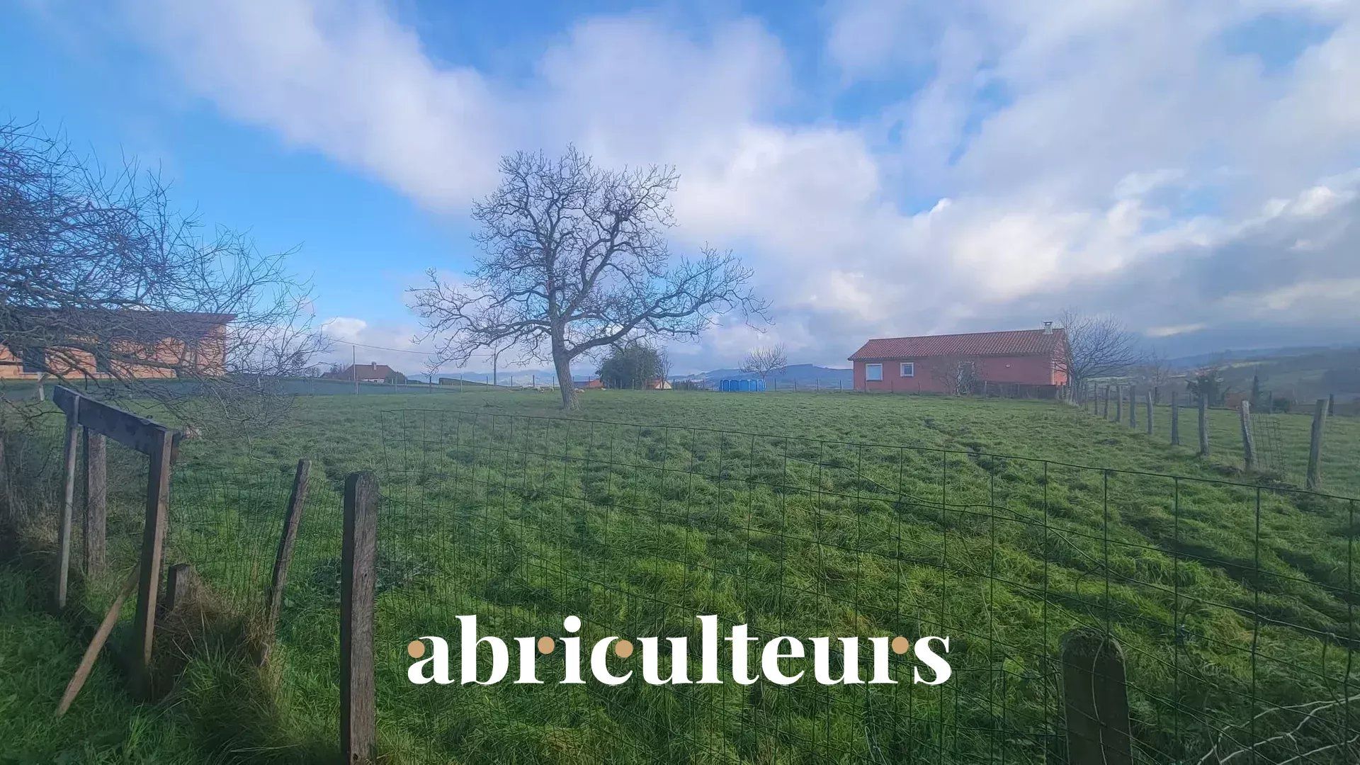 Maison de 200 m2 en vente à Coublanc - Idéal pour les amoureux de la tranquillité et de la campagne.