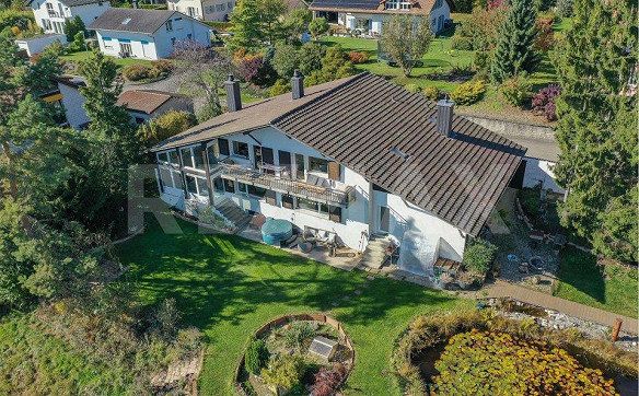 Grosses Einfamilienhaus mit wunderbarer Aussicht