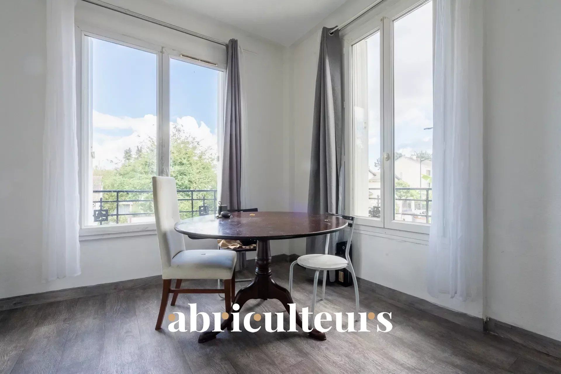 Charmant T4 en Duplex de 45,35 m² aux Pavillons-sous-Bois – Idéal pour Famille, Proche Canal de l'Ourcq