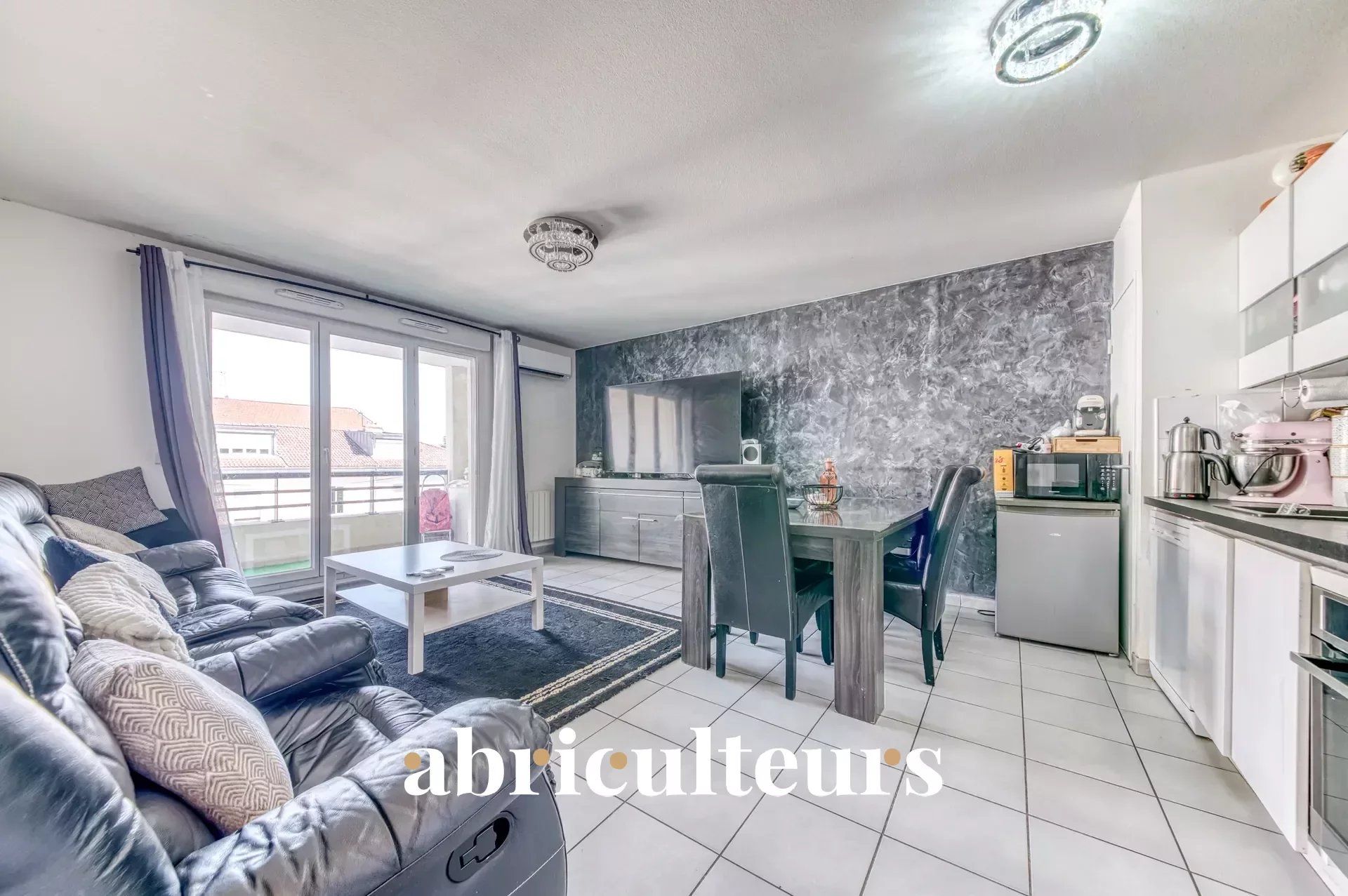 Appartement 3 pièces lumineux avec balcon - 3ème étage avec ascenseur - Ideal primo-accédant ou investisseur