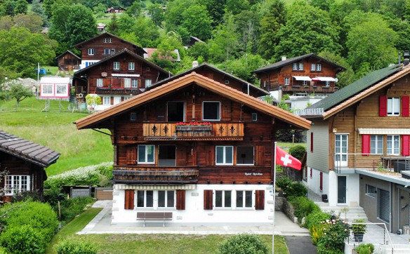 Wunderbares Chalet mit Seesicht und 2 Wohnungen