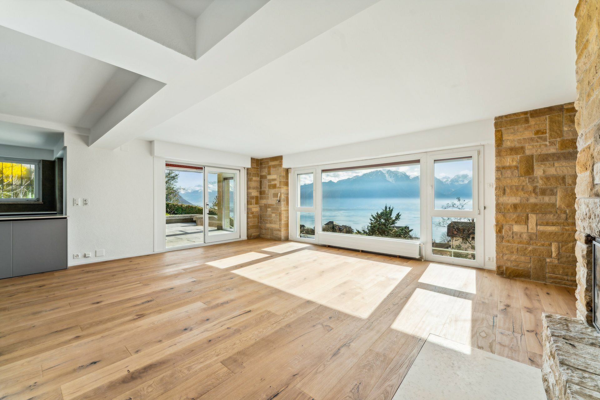 Villa individuelle de 260 m2, quartier calme avec magnifique vue lac