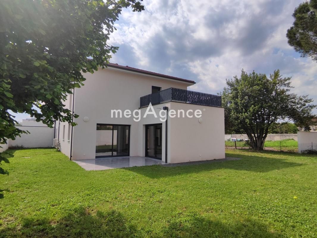 Maison neuve et moderne à Meyzieu, 69330 - 5 pièces 135m²