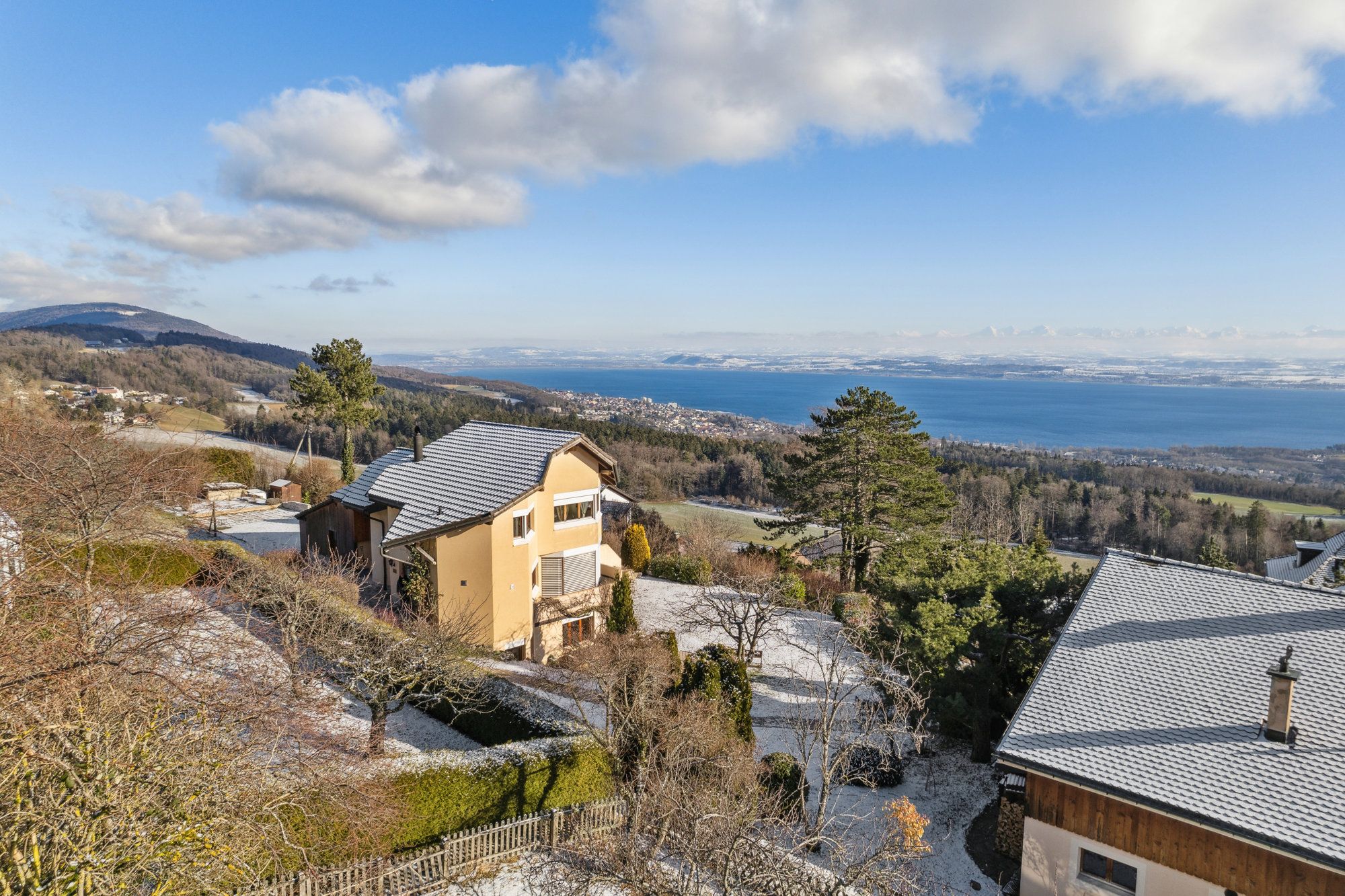 Magnifique villa avec appartement indépendant et vue sur le lac