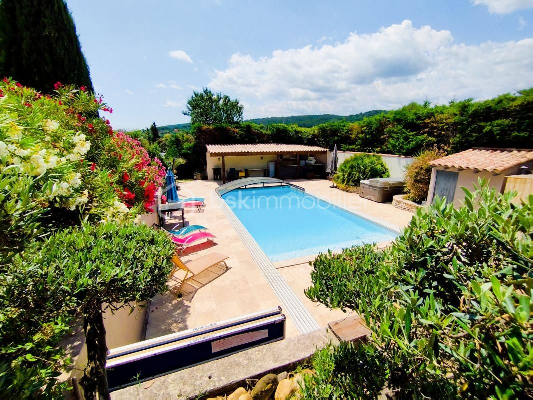 habitation sur propriété d'Exception à Clermont l'Hérault avec Piscine