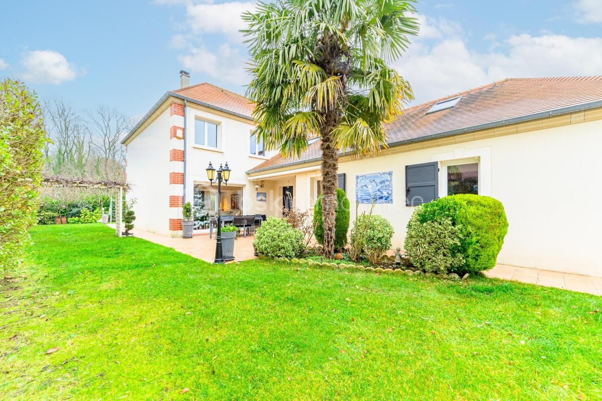 Magnifique maison avec piscine 220m² habitables