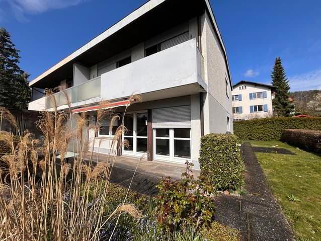 Semi-detached house with 5½ rooms to renovate.