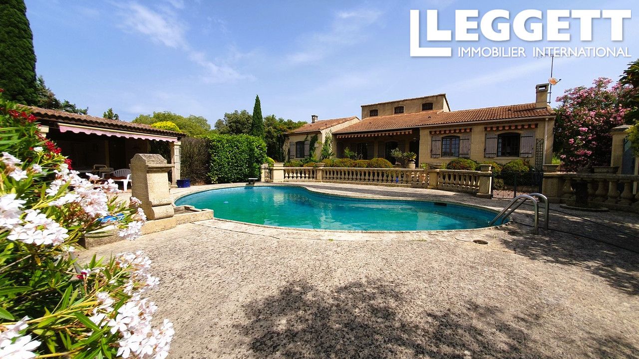 Villa spacieuse avec piscine proche Pont du Gard