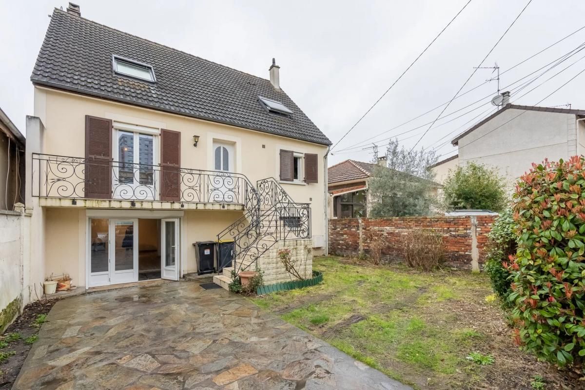 Maison familiale spacieuse et lumineuse de 190m2 avec jardin à Saint-Denis