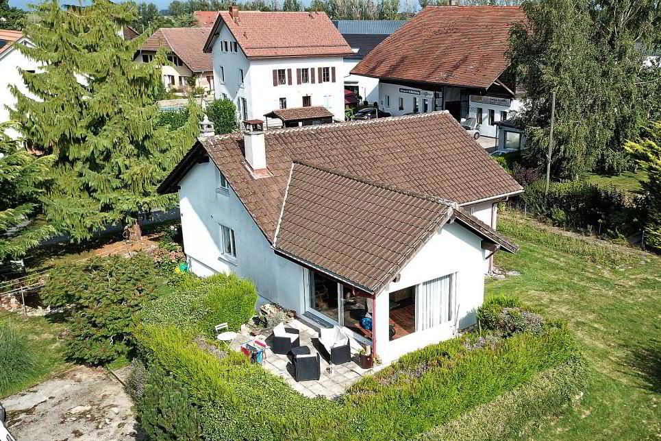 AT THE GATES OF ÉCHALLENS, charming 5 ½ room detached house