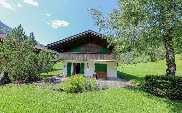 Idyllisches Chalet mit Garagen und Spa-Oase im Oberried