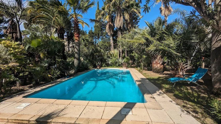 villa rare de 125m2 , 5 pièces au coeur de  Saint Aygulf